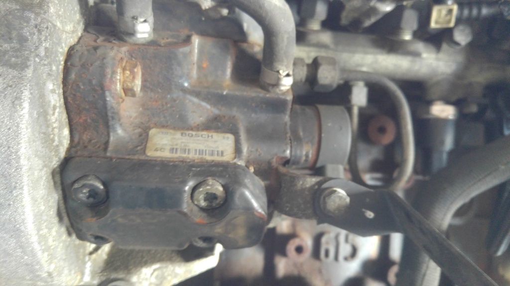 Pompa inalta 2.2 jtd 4hw 128 cp lancia phedra citroen c8 peugeot 807 fiat ulysse dupa 2002 0445010021