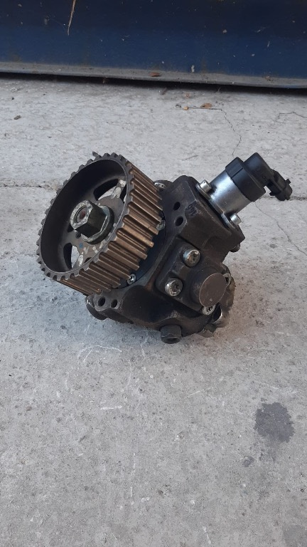 Pompa Inalta Ford Focus 1.6 HDI cod 0445010102 an 2004 - 2010