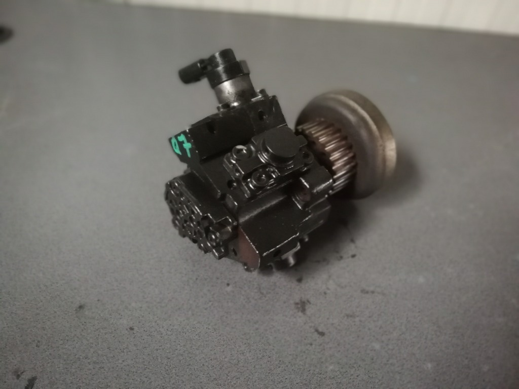 Pompa inalta injectie Audi Q7 4L 3.0 TDI