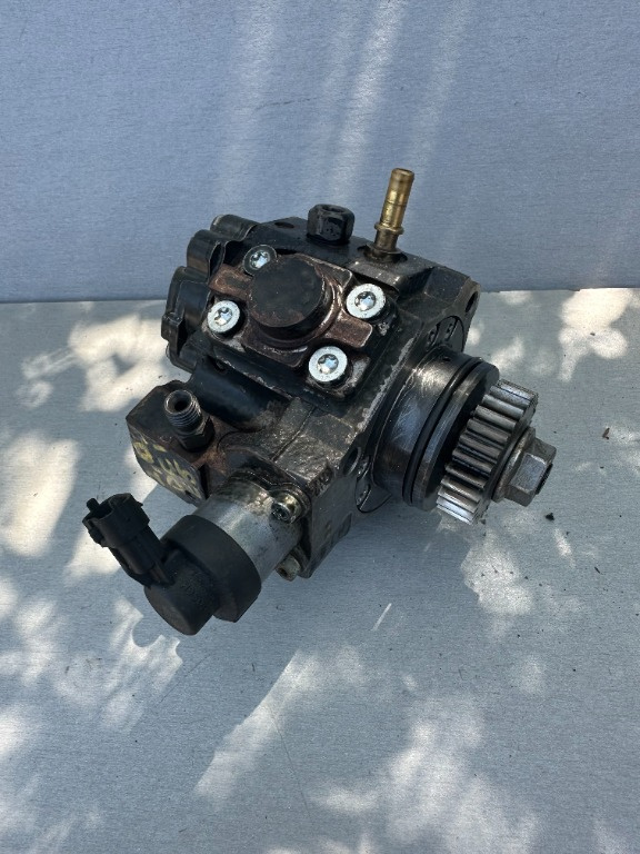 Pompa inalta Nissan Primastar 2.0 DCI cod 8200950493 an 2010 - 2015