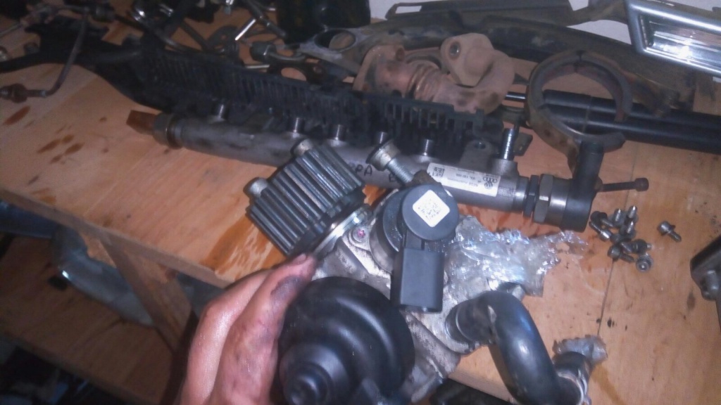 Pompa inalta passat b7 b6 cod 0 445 010 