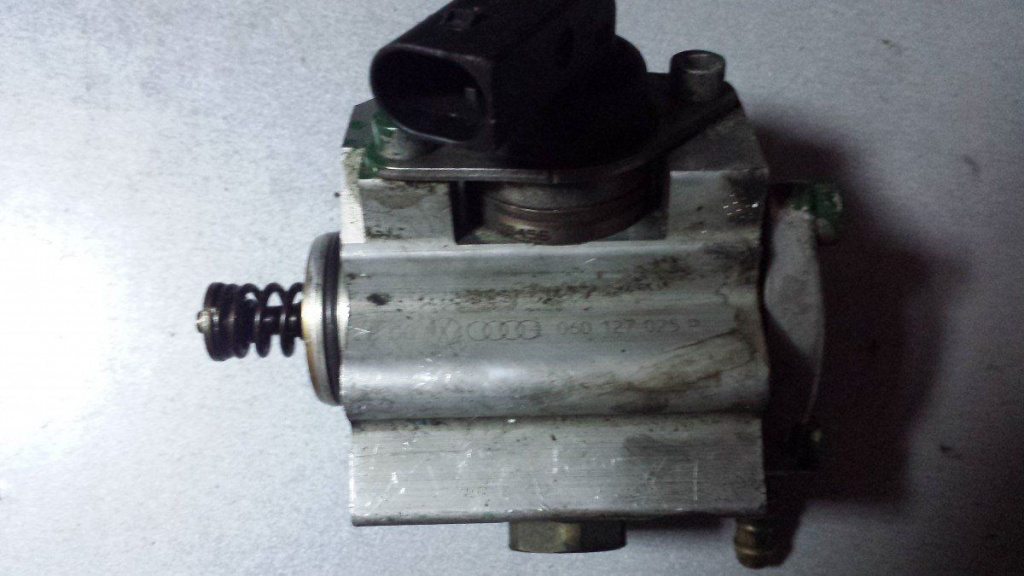 Pompa inalta presiune,cod:06d127025p Audi A4 B6 2.0 FSi