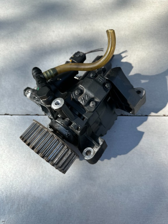 Pompa inalta Renault Megane 3 1.5 DCI cod 8200704210 an 2008 - 2015