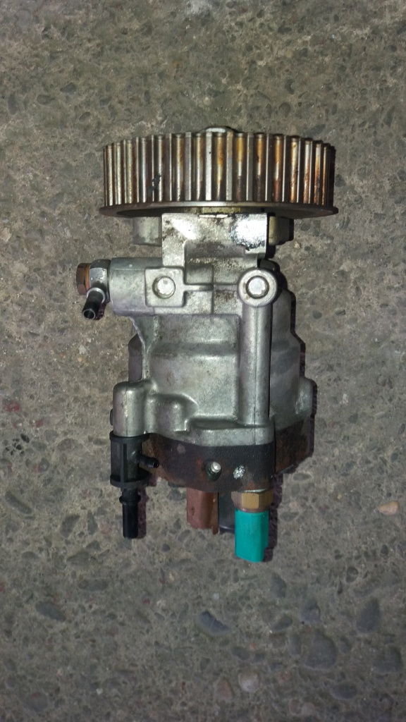 Pompa inalte 1.5 dci DELPHI tip motor K9K Clio Logan Megane Euro 4 8200057225