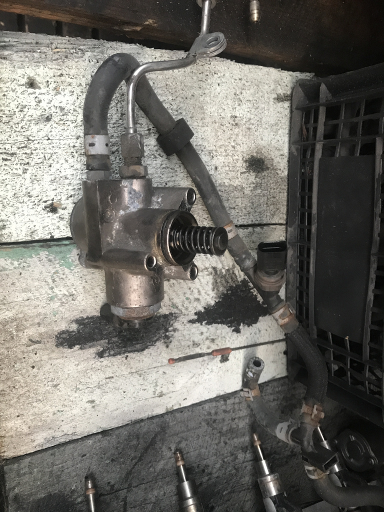 Pompa inalte 1.6 fsi blf bln cod 03c127025r vw audi seat skoda