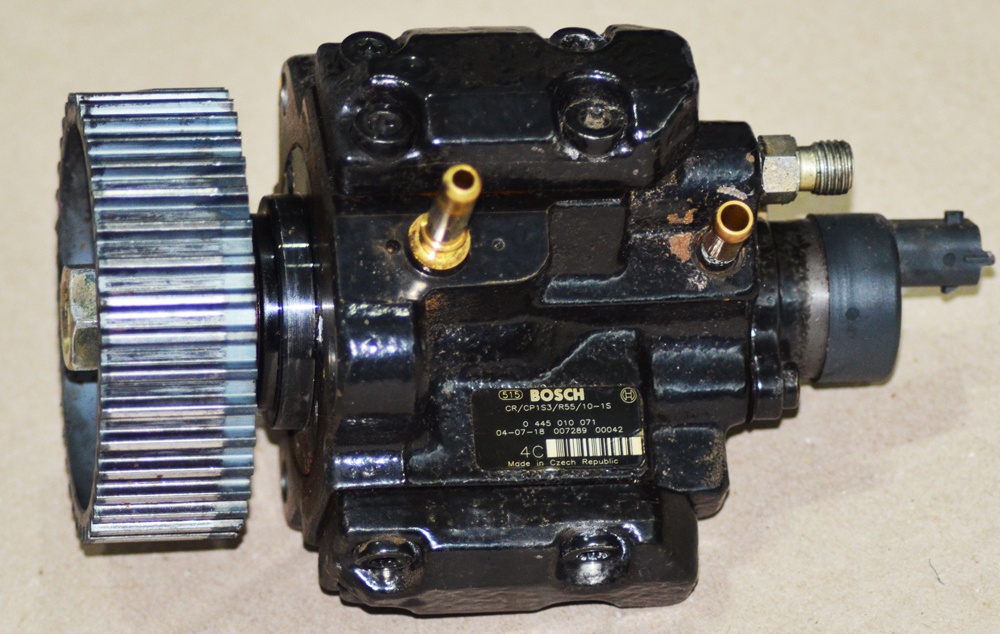 POMPA INALTE FIAT ALFA 1.9 JTD 16V 140CP 150CP. COD: 0445010071
