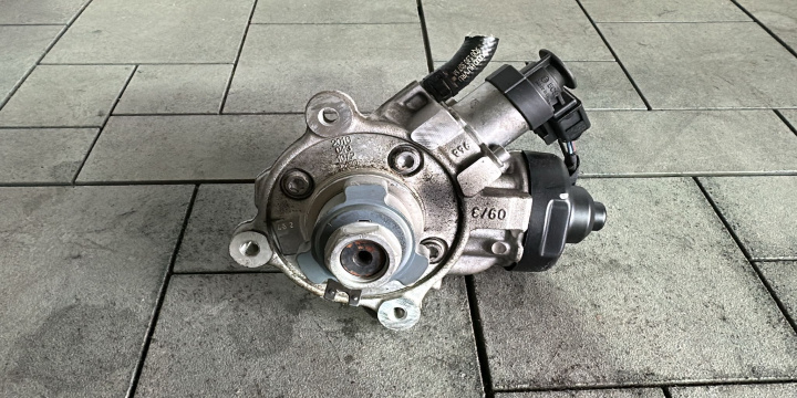 Pompa inalte/ injectie Cod: 04L130755E /