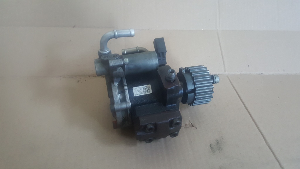 Pompa injectie 1.6 cay tdi cod 03L130755