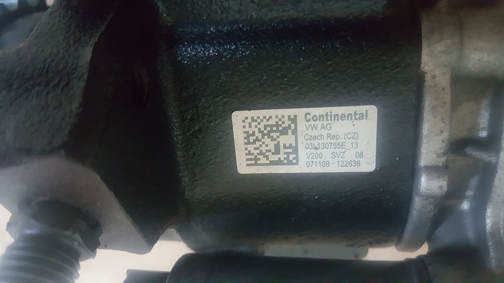 Pompa injectie 1.6 cay tdi cod 03L130755