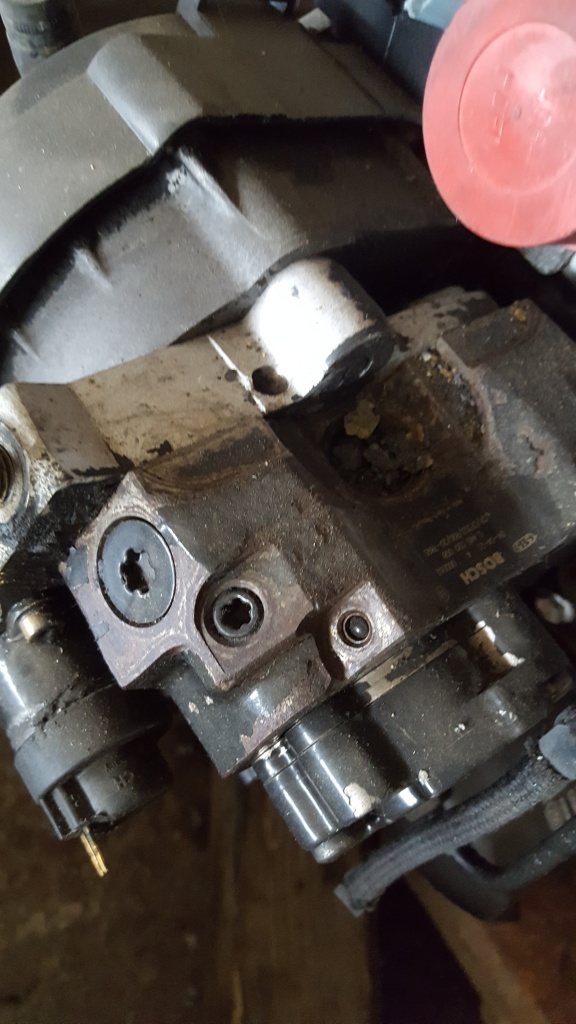 Pompa injectie 2,3jtd iveco 2005