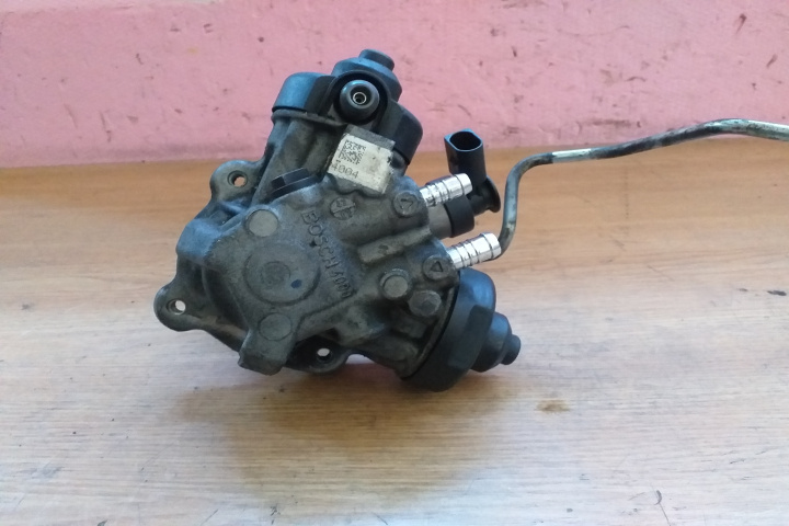 Pompa injectie A4 B8 A5 A6 Q5 Q7 0445010