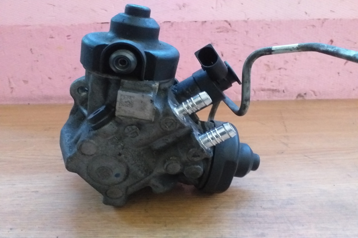 Pompa injectie A4 B8 A5 A6 Q5 Q7 0445010