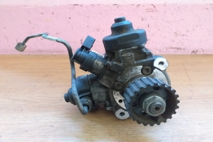 Pompa injectie A4 B8 A5 A6 Q5 Q7 0445010611 059130755AB 0445010611 059130755AB Porsche Cayenne 958 [2010 - 2014] Crossover