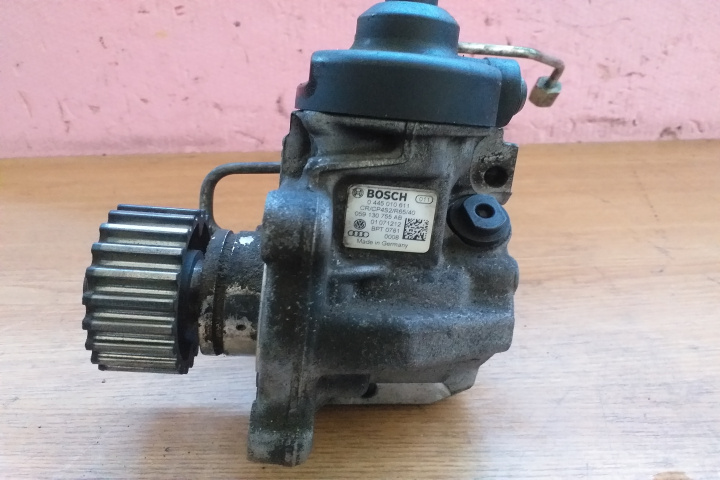 Pompa injectie A4 B8 A5 A6 Q5 Q7 0445010