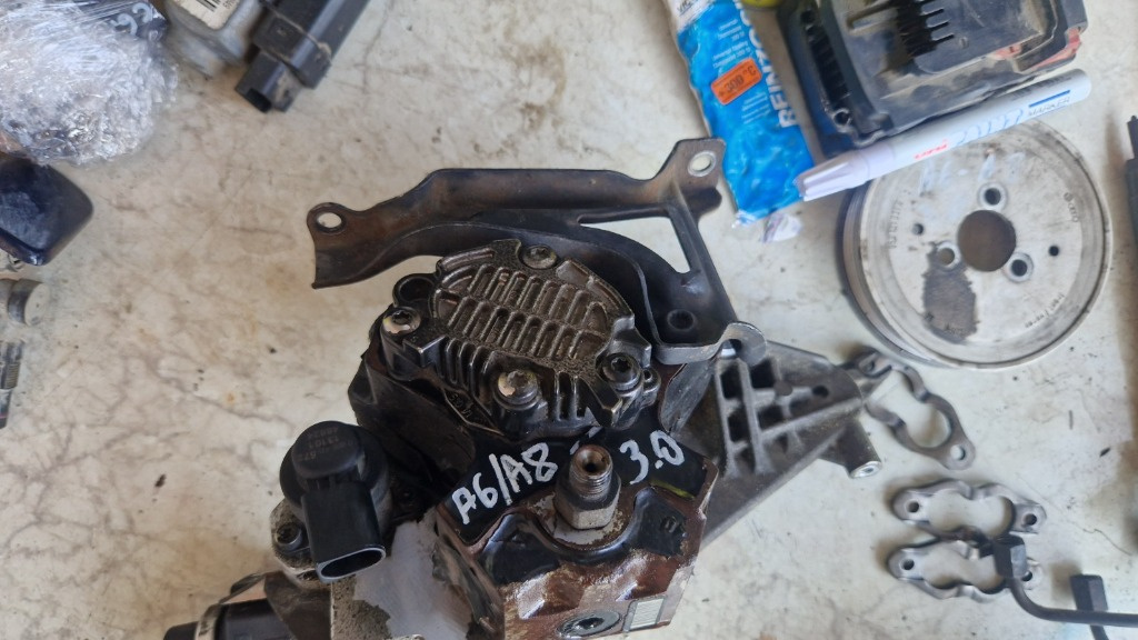Pompa injectie Audi A4 A5 A6 A8 Touareg 3.0 tdi di
