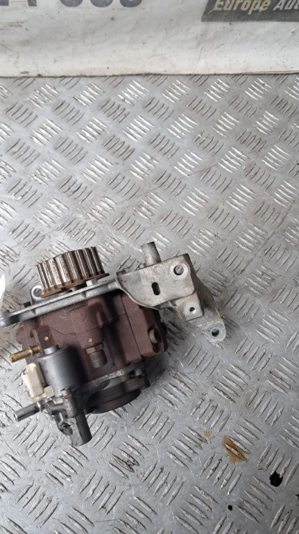 Pompa injectie Citroen C4 B7 1.6 HDI cod motor 9HR / DV6C transmisie manuala an 2012 cod 9672605380