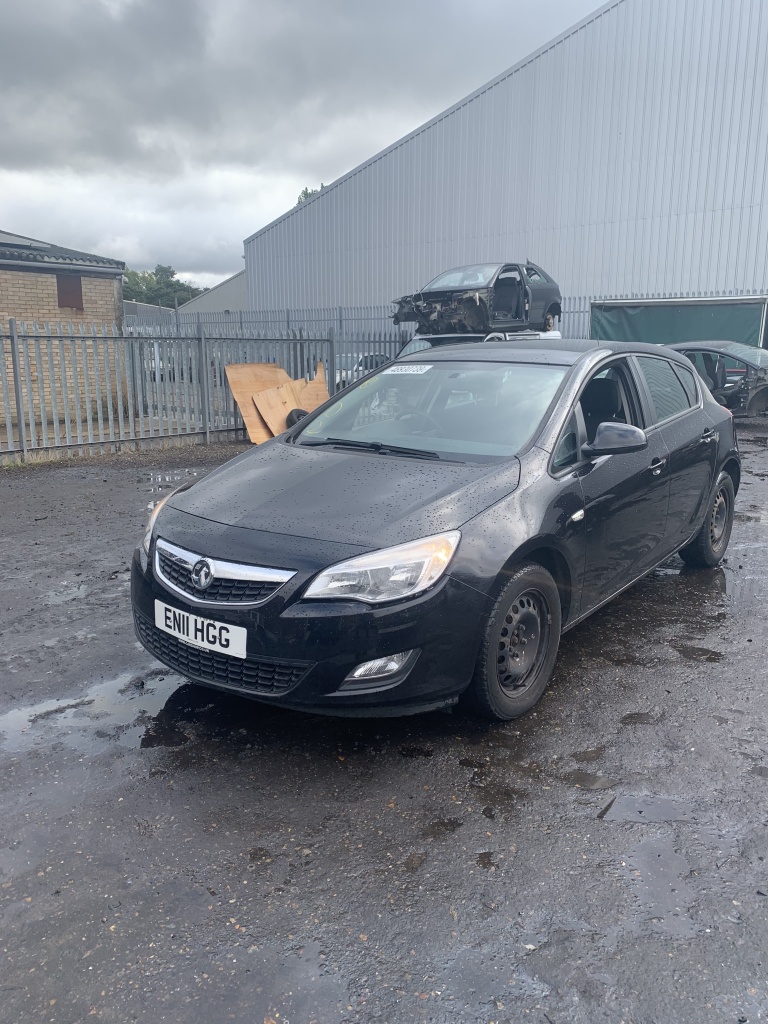 Pompa injectie Opel Astra J 2011 Hatchba