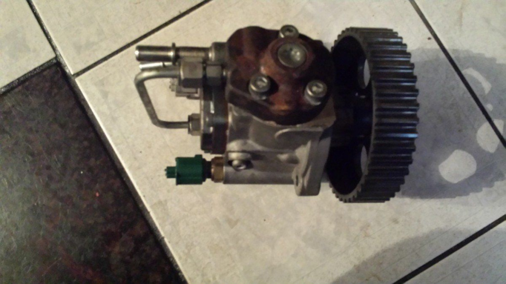 Pompa injectie Opel Astra J A17DTR 1.7 cdti 8-98092467-0