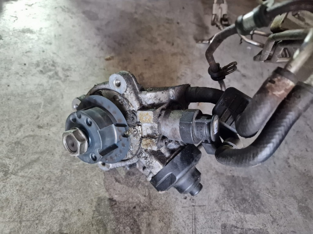 Pompa Injectie T5 cod 0445010520