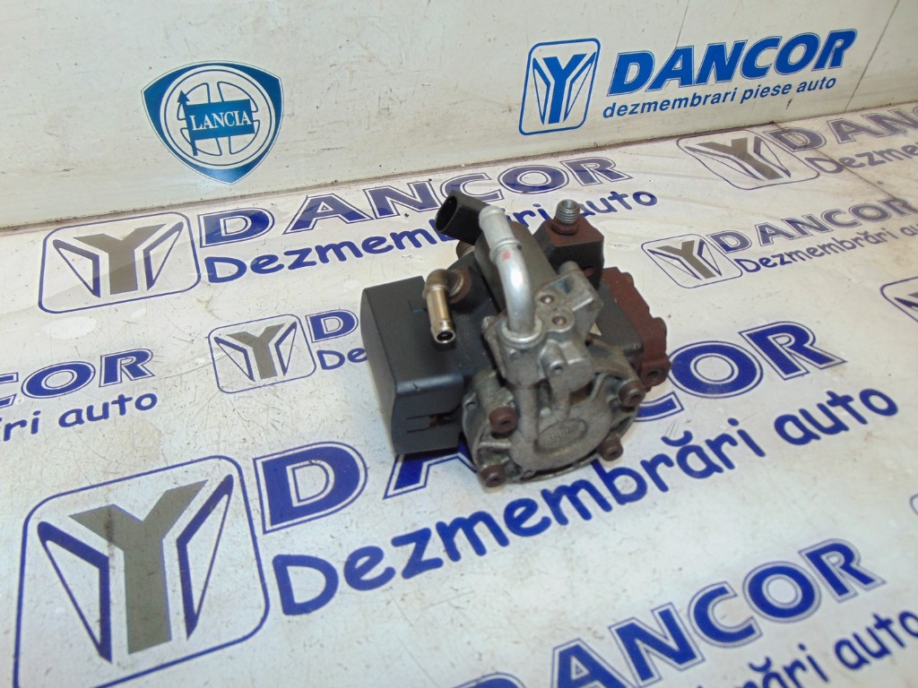 POMPA INJECTIE VW TOURAN 1.6 TDI AN 2010
