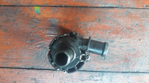 Pompa recirculara apa Skoda Octavia 3 Sedan 1.6 TDI 105 cai motor CLHC cod 5G0965567