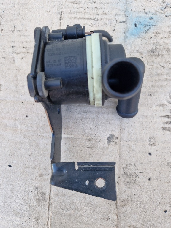 Pompa recirculare apa Audi A4 B8 2.0 D CAH