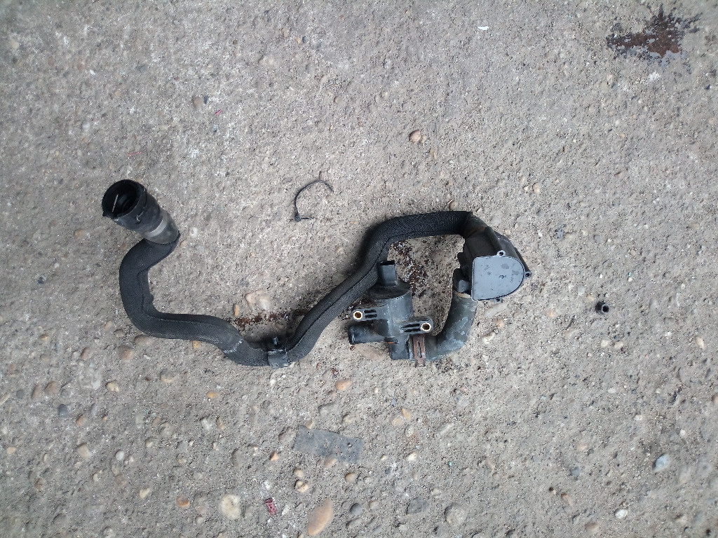Pompa recirculare apa AUDI A8 D4 4.2 TDI cod 4h012