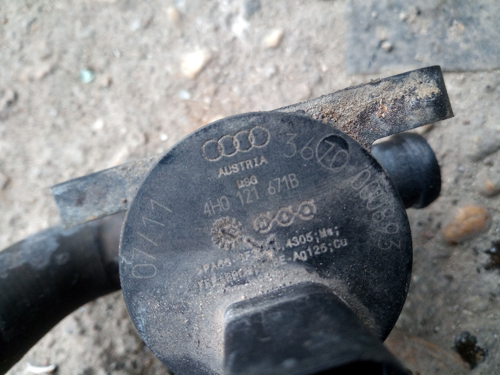 Pompa recirculare apa AUDI A8 D4 4.2 TDI