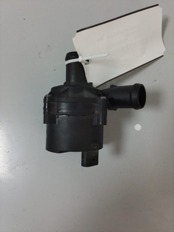 Pompa recirculare apa Seat Toledo an 2015 cod piesa 5q0965561