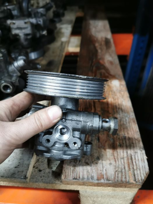 Pompa servo 2.0 sdi BST vw caddy 2008