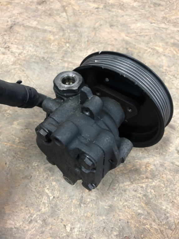 Pompa Servo Audi Q7 cod 7L8422154D .