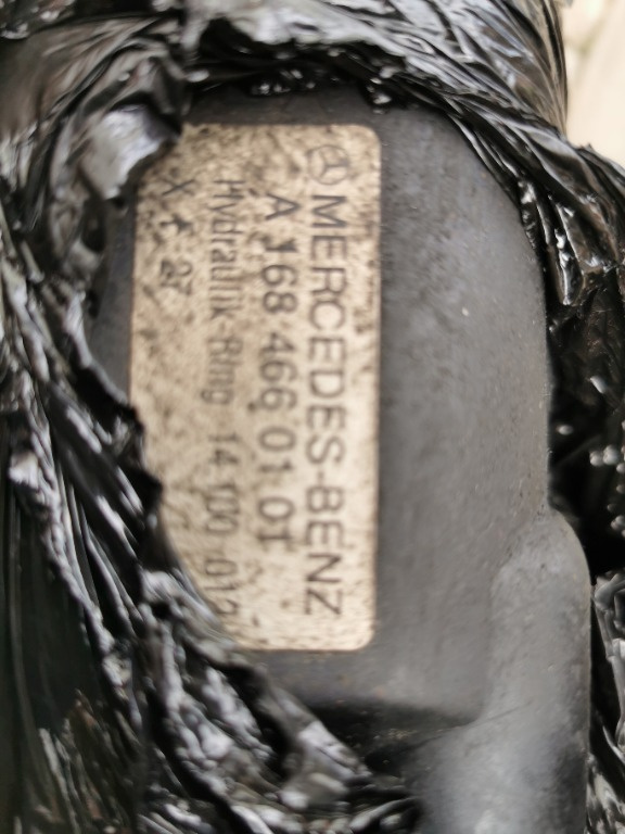 Pompa servodirectie cu codul original A1684660101 pentru Mercedes Clasa A (W168) 1.7cdi, 1997-2004. Piesa ori