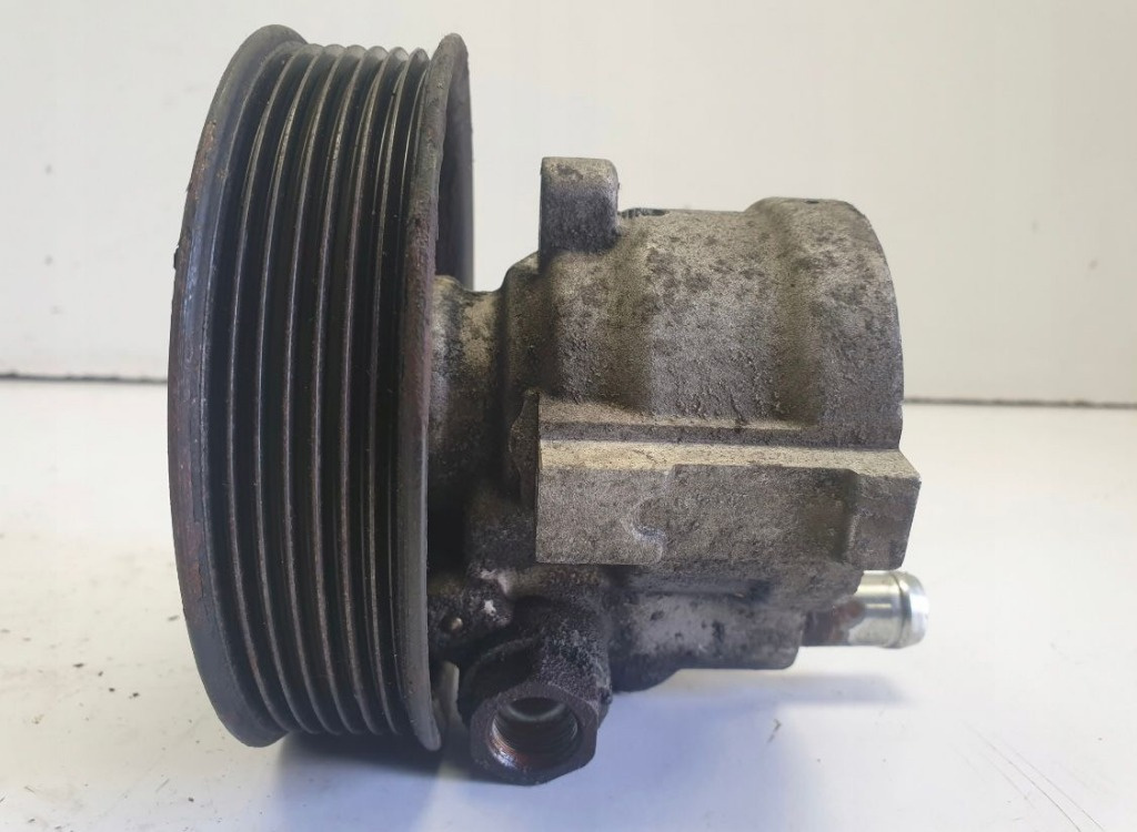Pompa servo M9R 2.0 dci an fab 2007-2014 avand cod 8200357347 pt Nissan X Trail m9r diesel.