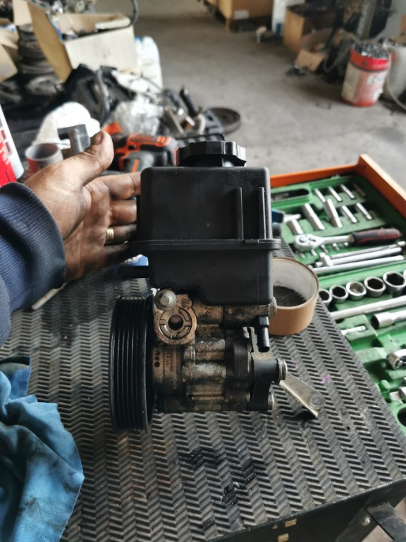 Pompa servo Mercedes E class C class 2.2 euro 5 cod A0064661501