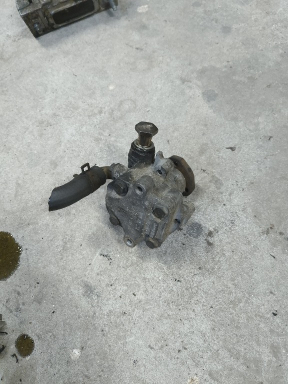 Pompa servo pentru VW Golf IV avand codul original 1J0422154A / 1.9 TDI ALH / AJM