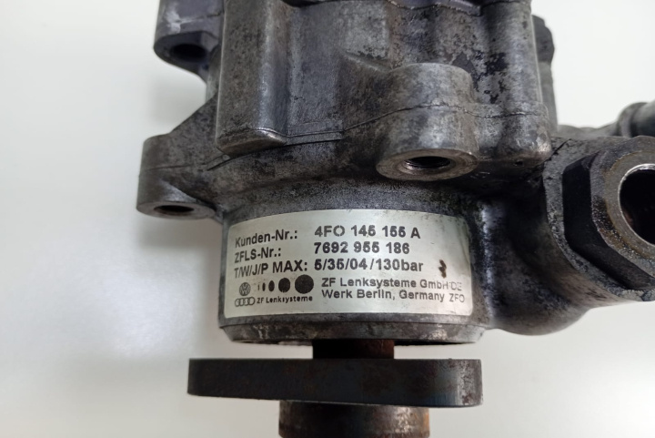 Pompa servodirectie 4F0145155A Audi A8 D