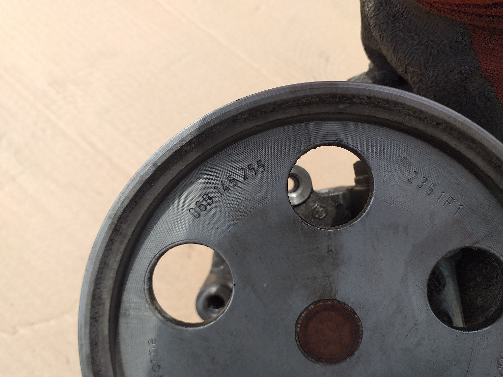 Pompa Servodirectie Audi A4 B7 2.0 alt ,