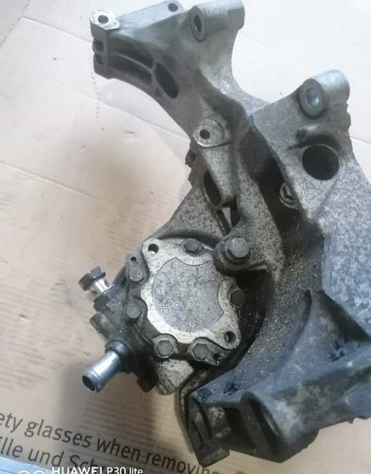 Pompa servodirectie Audi A4 B7 diesel 2.