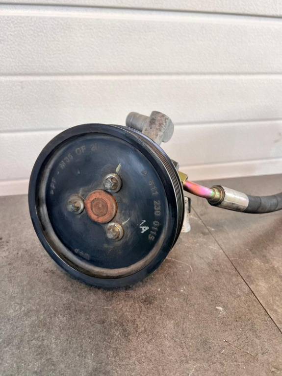 Pompa servodirectie Mercedes E CLASS/C CLASS A0044661301
