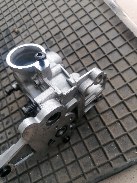 POMPA ULEI AUDI A4 A6 A7 A8 Q5 Q7 3.0 V6