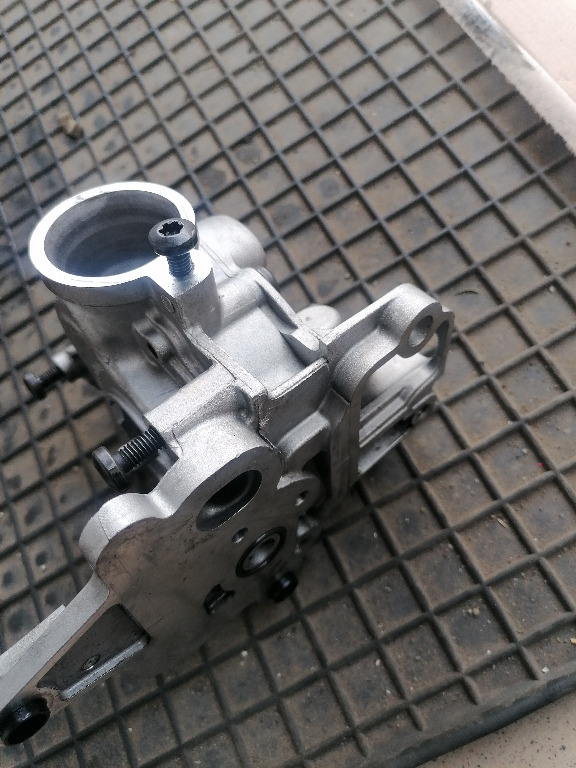 POMPA ULEI AUDI A4 A6 A7 A8 Q5 Q7 3.0 V6