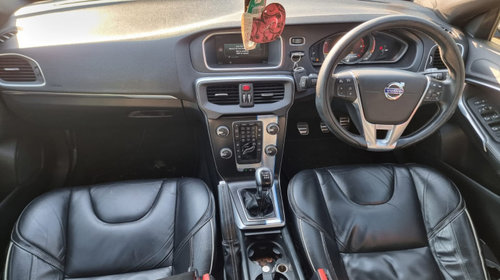 Pompa ulei Volvo V40 2015 hatchback 1.6