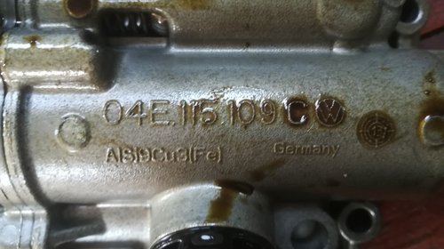 Pompa ulei VW 1.4 TSI 122 CP cod 04E115109C