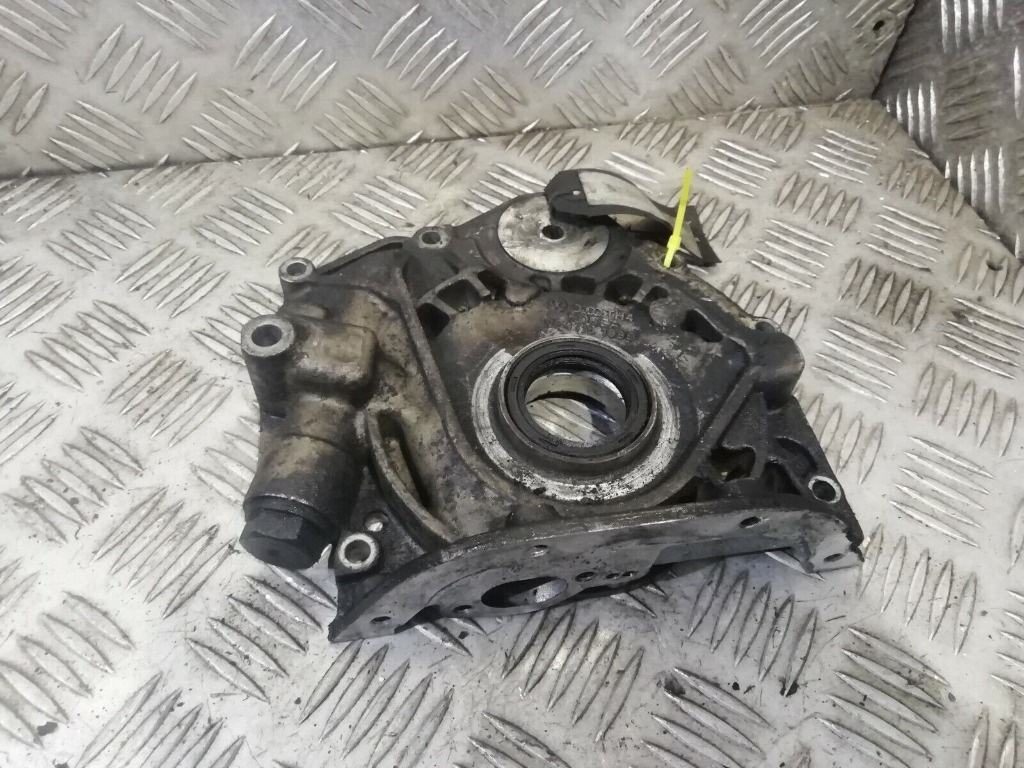 Pompa Ulei VW Transporter T4 Bus (70B, 70C, 7DB) 2.4 D cod: 074115105D
