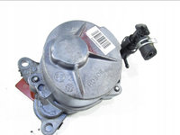 Pompa vacuum Nissan Qashqai 2.0 dci motor M9R din dezmembrari cod 8200796080