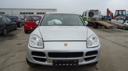 Porsche Cayenne din 2004, 4.5 b v8