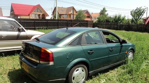 Portbagaj OPEL VECTRA C berlina -300lei. Este original in stare foarte buna. Se ofera FACTURA,GARANTIE.