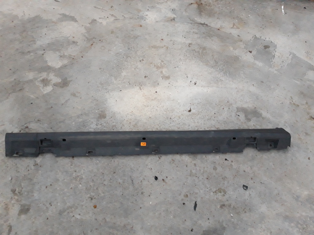 Prag dreapta opel corsa c 1.0 1.2 1.3 cd