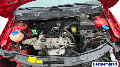 Prag stanga Skoda Fabia 5J [2007 - 2010] Hatchback 1.2 MT (60 hp) Cod motor: BBM, Cod cutie: JHN, Cod culoare: Corrida Red 8151