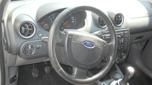 Praguri Ford Fiesta 2002 Hatchback 1.6